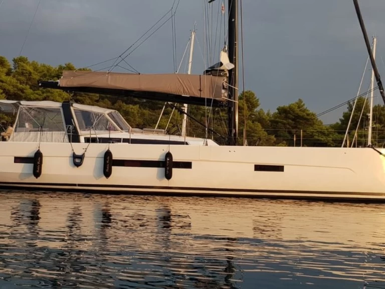 Huur een Dufour Dufour 63 Exclusive in Primošten