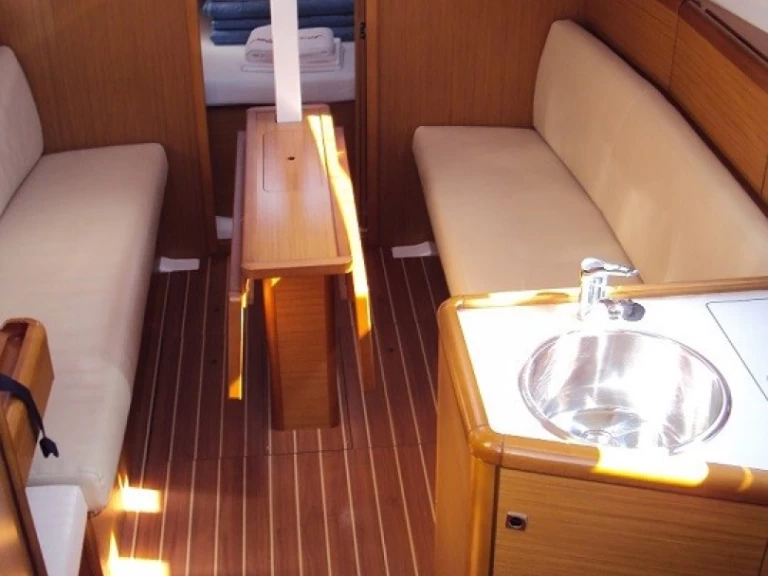 Jeanneau Sun Odyssey 30i te huur van particulier of professional in Betina