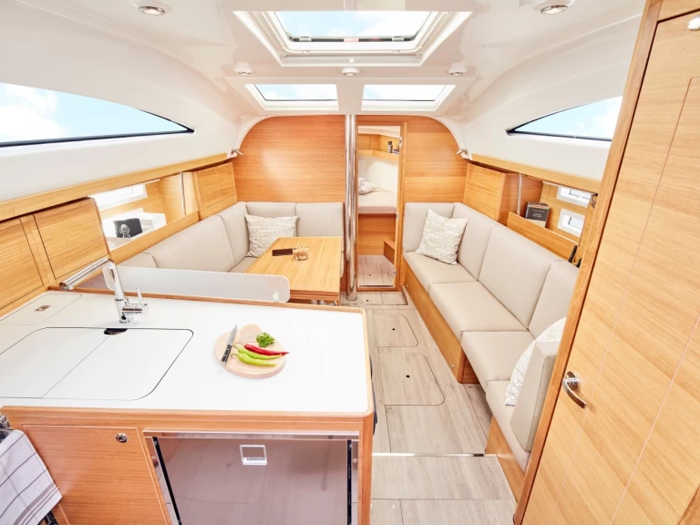 Huur een Elan Impression 40.1 in Primošten