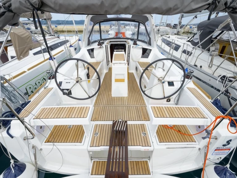 Verhuur Zeilboot in Biograd na Moru - Jeanneau Sun Odyssey 349