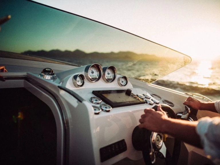 Motorboot te huur in Kaštela voor de beste prijs