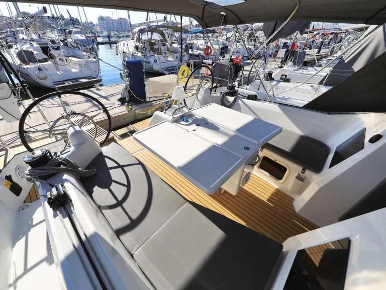 Verhuur Zeilboot Jeanneau met vaarbewijs