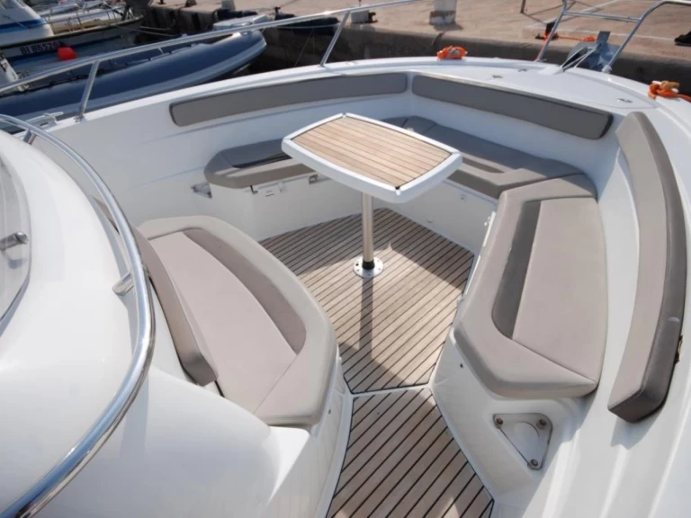 Jeanneau Cap Camarat 8.5 CC te huur van particulier of professional in Les Trois-Îlets