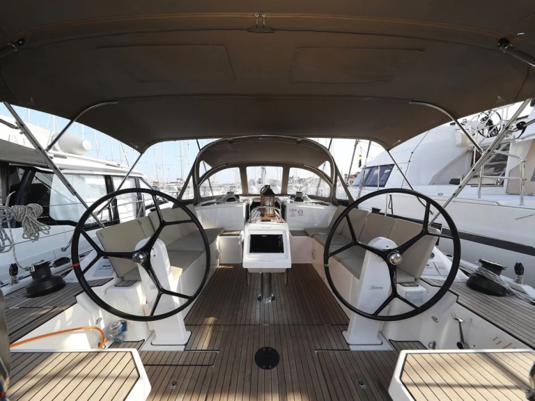 Huur een Bavaria Bavaria C42 in Biograd na Moru