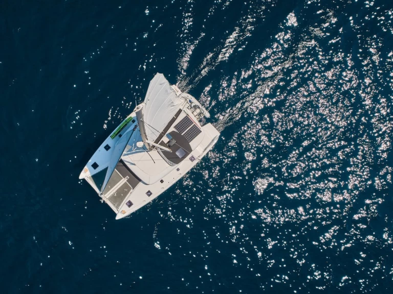 Huur een Lagoon Lagoon 42 in Split