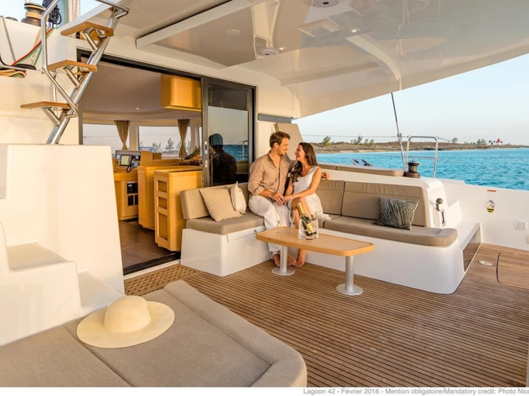 Bootverhuur Šibenik goedkoop Lagoon 42