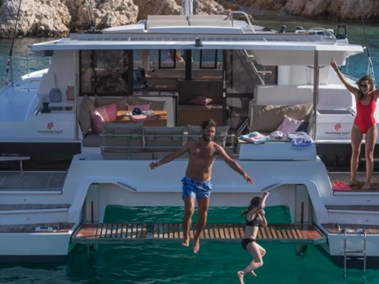 Bootverhuur Fountaine Pajot Astrea 42 in Ajaccio via SamBoat