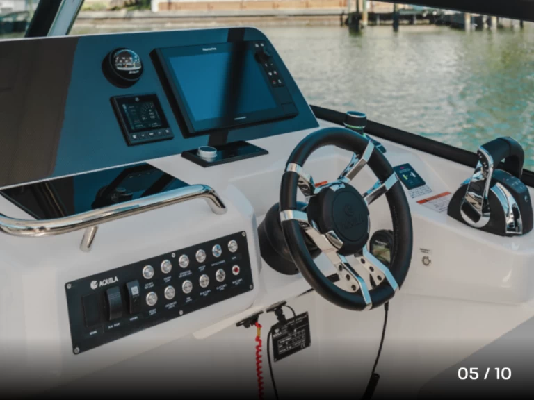 Bootverhuur Aquila Aquila 32 Sport in Dénia via SamBoat