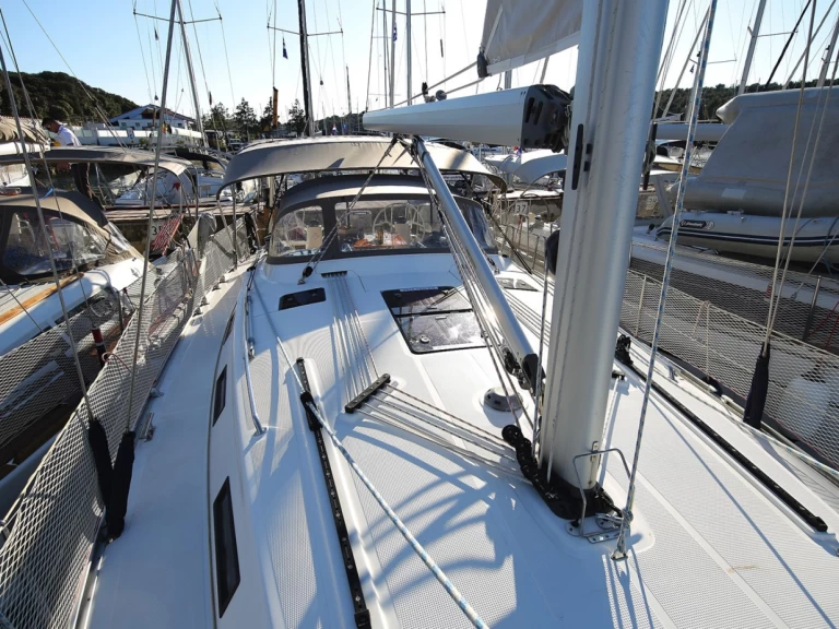 Bootverhuur Bavaria Bavaria Cruiser 40 Avantgarde in Pula via SamBoat