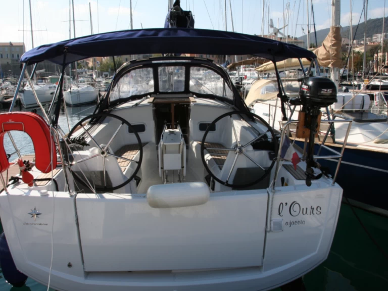 Bootverhuur Jeanneau Sun Odyssey 349 in Ajaccio via SamBoat