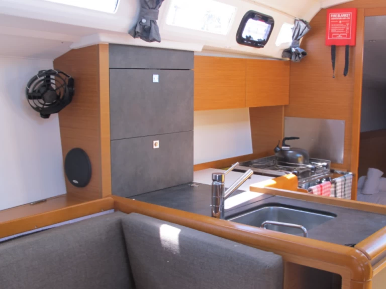 Verhuur Zeilboot Jeanneau met vaarbewijs