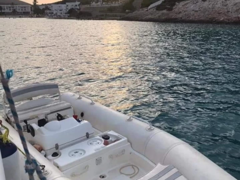 Verhuur RIB in Ibiza Town - Zodiac Pro Jet 420
