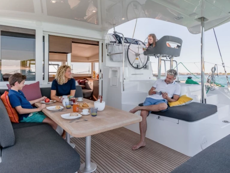 Verhuur Catamaran in Raiatea - Lagoon Lagoon 40