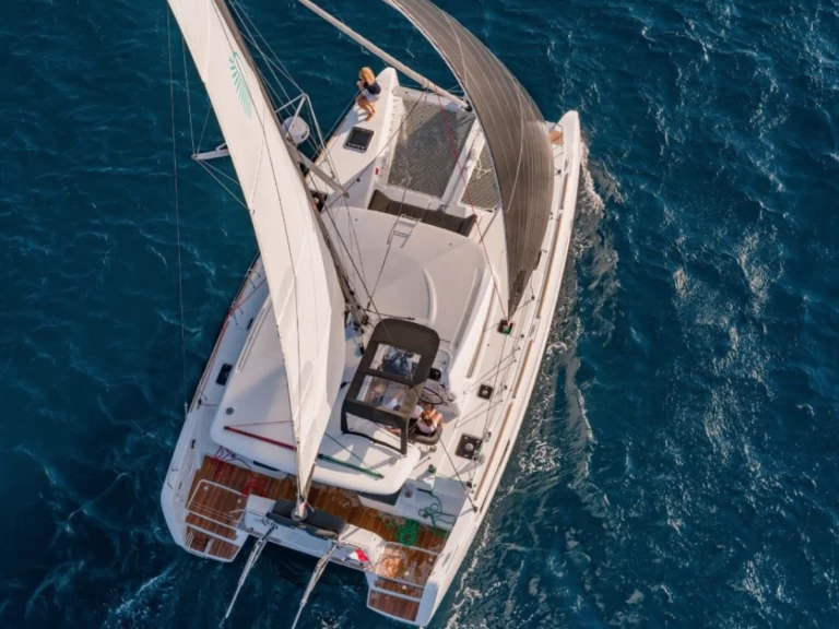 Bootverhuur Lagoon Lagoon 40 in Raiatea via SamBoat