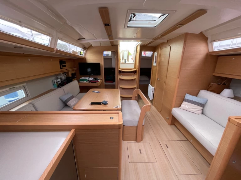 Bootverhuur Port-Camargue goedkoop Dufour 430