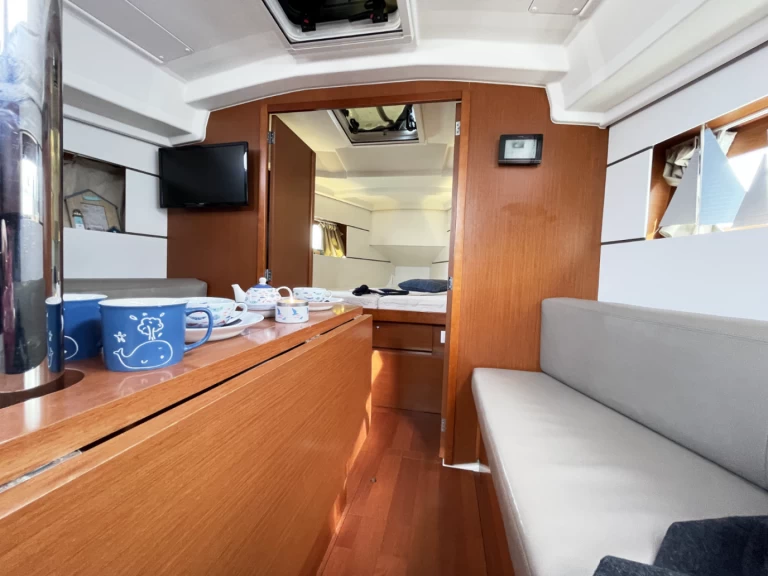 Bénéteau Oceanis 35.1 te huur van particulier of professional in Pirovac