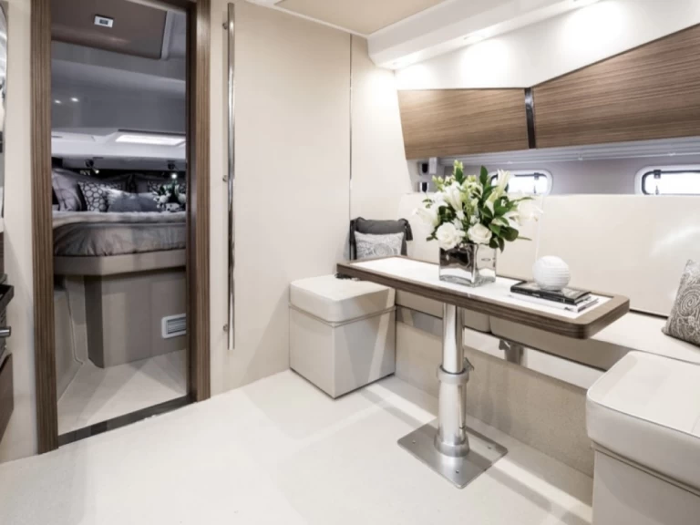 Bootverhuur Azimut Atlantis 44 in Sorrento via SamBoat