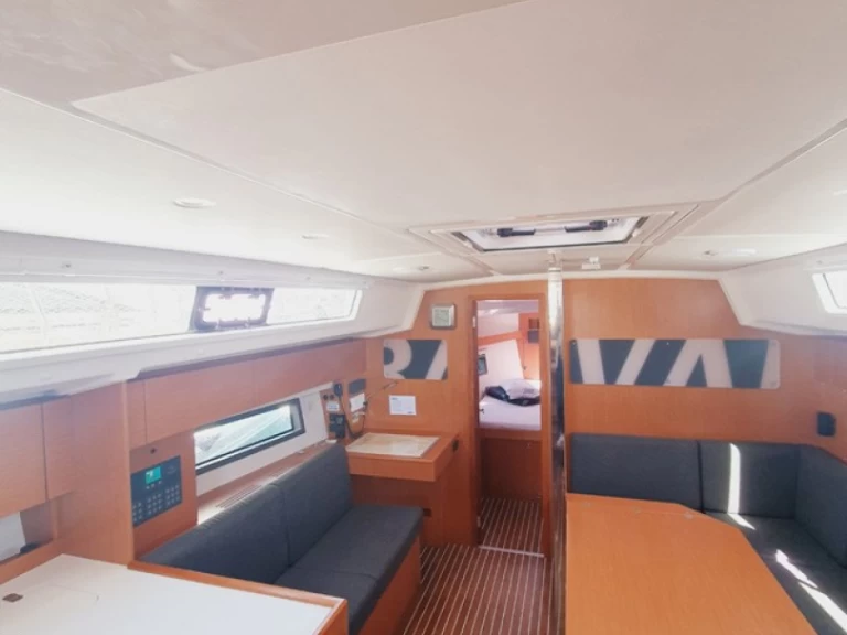 Bootverhuur Pula goedkoop Bavaria C42