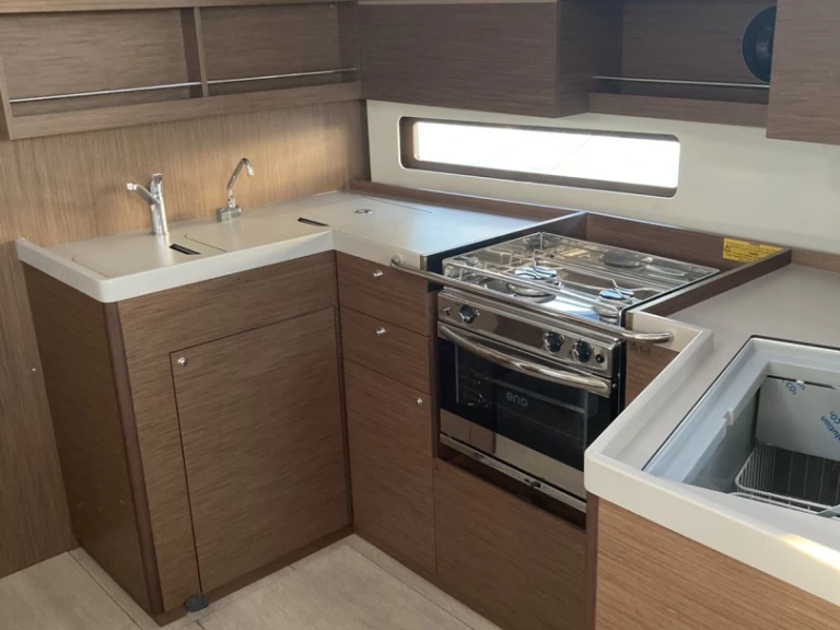 Bénéteau Oceanis 40.1 te huur van particulier of professional in Álimos