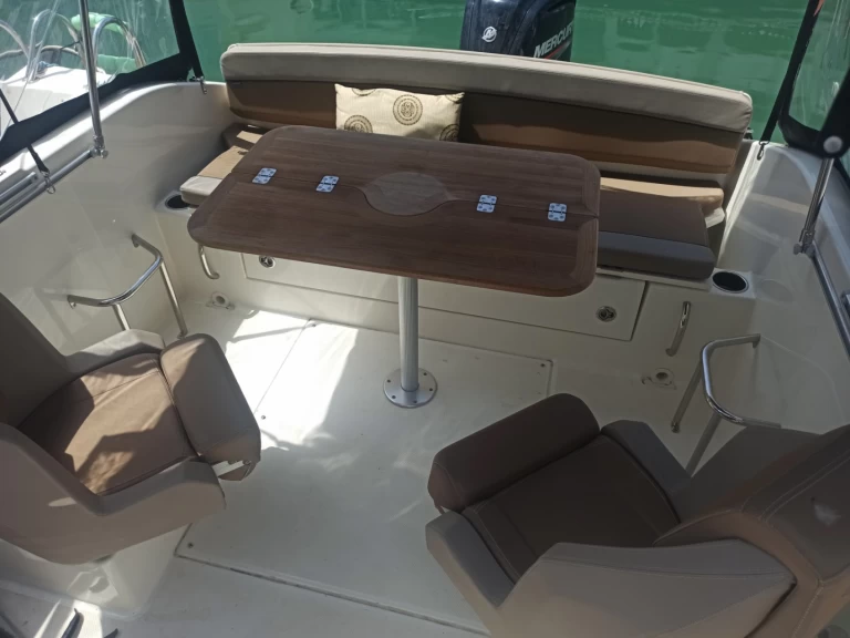 Huur een Quicksilver 605 CRUISER in Puerto Marina Benalmadena