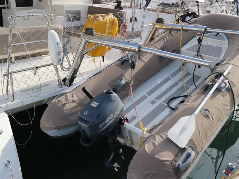 Bootverhuur Palma de Mallorca goedkoop Lagoon 450 Sport Top