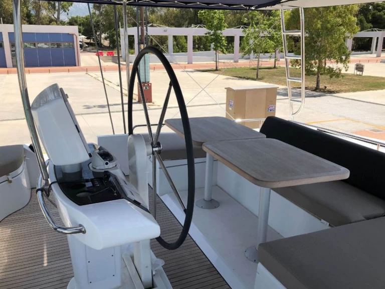 Lagoon Lagoon 52 F te huur van particulier of professional in Ellinikó