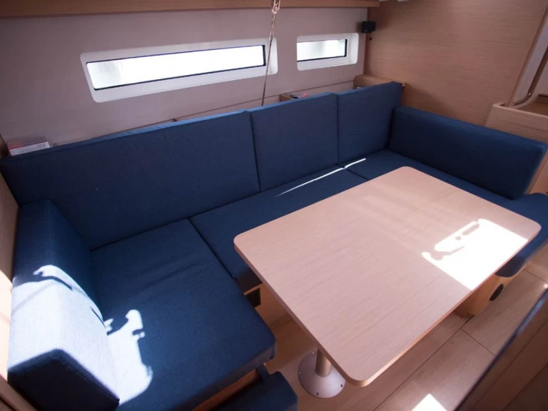 Huur een Jeanneau Sun Odyssey 440 in Seget Donji