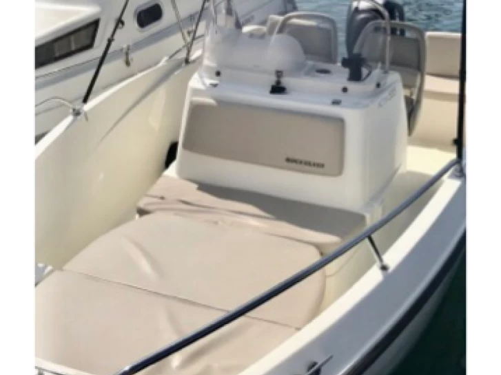 Bootverhuur Quicksilver Activ 555 Open in Marseille via SamBoat
