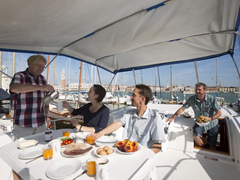 Huur een Houseboat Holidays Italia Minuetto 6+ in Casale sul Sile