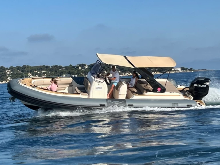 Black Manta B9 te huur van particulier of professional in Juan-les-Pins