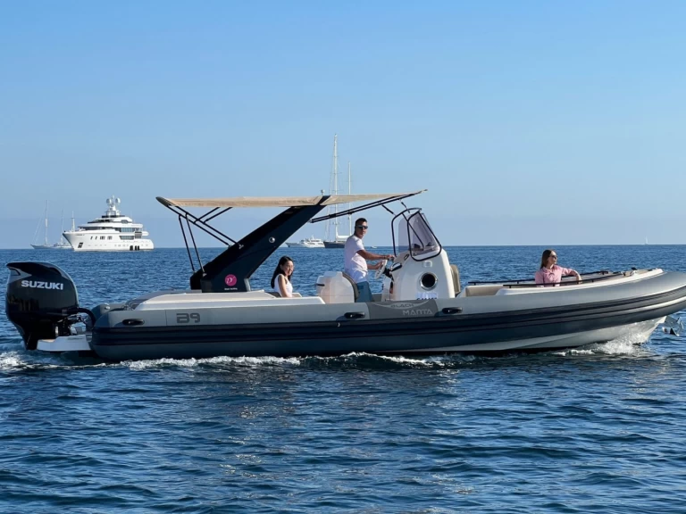 Huur een Black Manta B9 in Juan-les-Pins