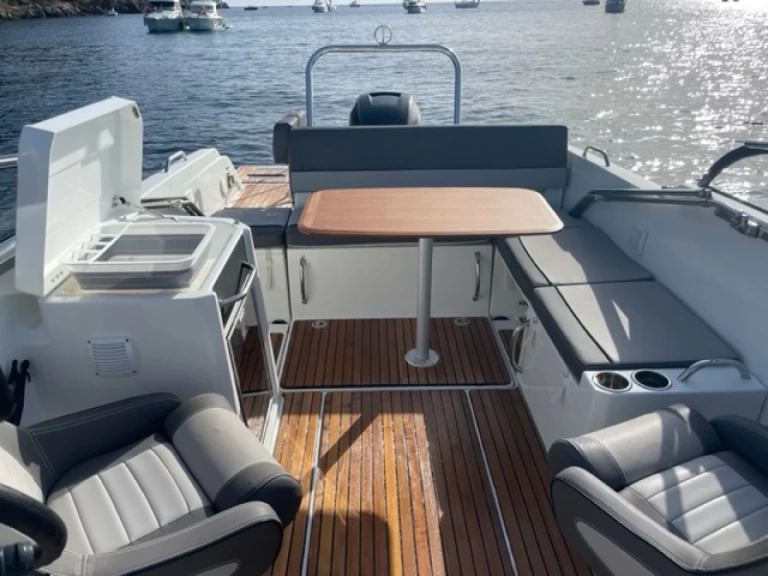 Huur Motorboot met of zonder schipper Jeanneau in Saint-Cyr-sur-Mer