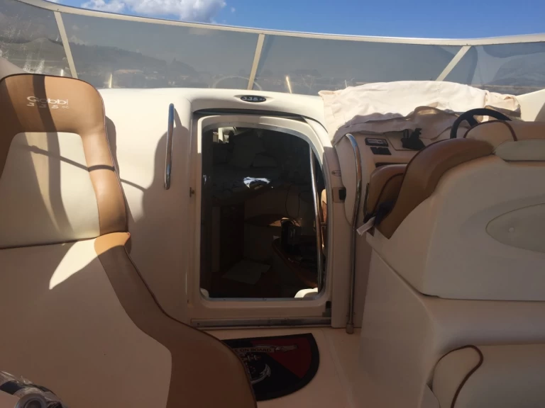 Huur een Gobbi Atlantis 345 in Torre Colonna-Sperone