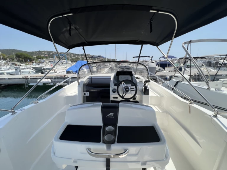 Bootverhuur Karnic SL 602 in Les Issambres via SamBoat