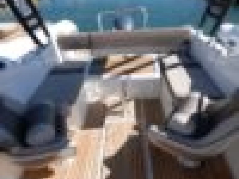 Verhuur Motorboot Jeanneau met vaarbewijs