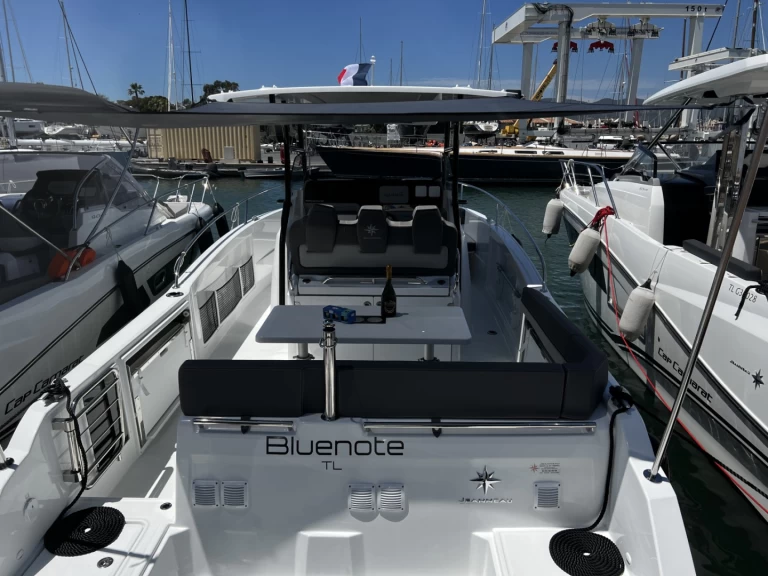 Bootverhuur Jeanneau Cap Camarat 9.0 CC in Cogolin via SamBoat
