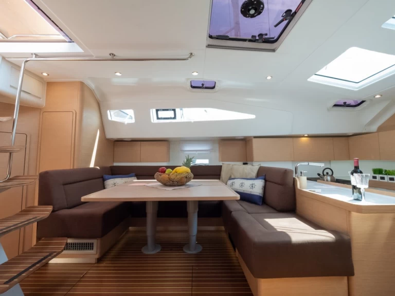 Huur een Elan Impression 50 in Biograd na Moru