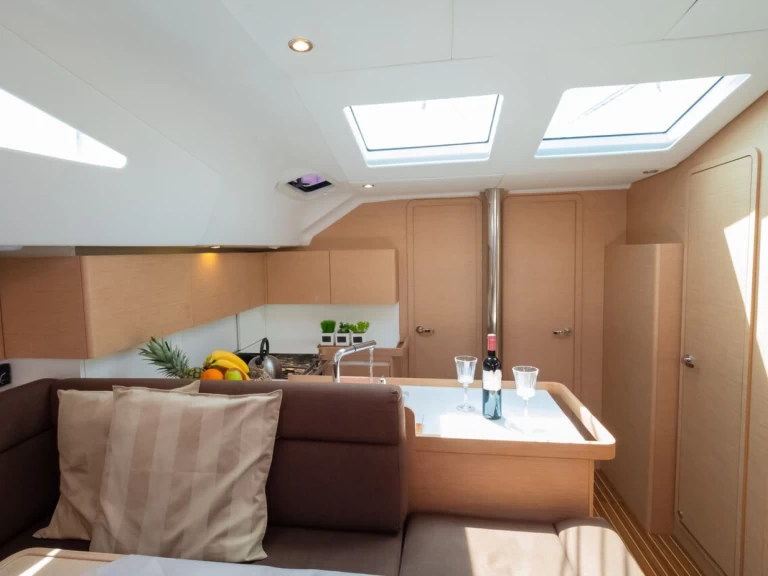 Elan Impression 50 te huur van particulier of professional in Biograd na Moru