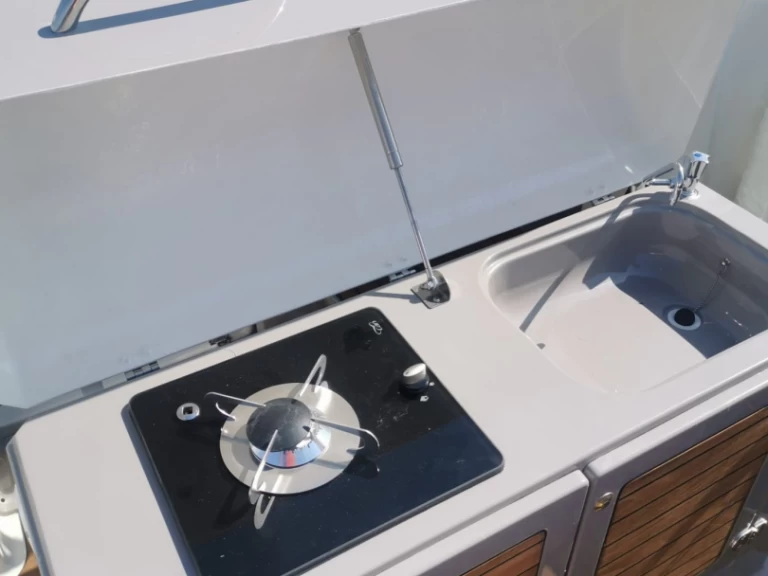 Bootverhuur Atlantic 730 Sun Cruiser in Opatija via SamBoat