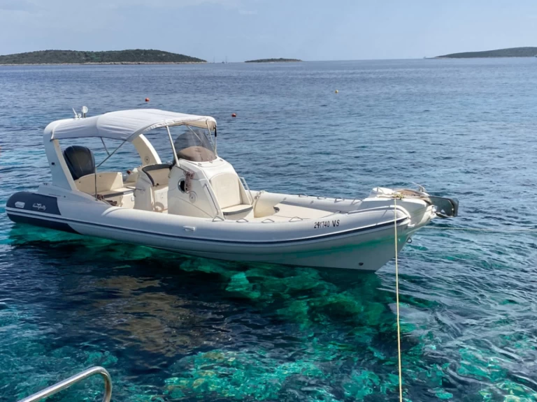 RIB te huur in Milna voor de beste prijs