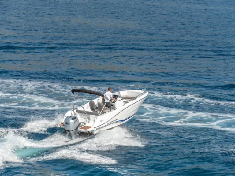 Huur Motorboot met of zonder schipper Jeanneau in Trogirski Zaliv