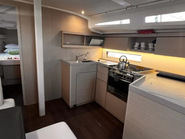 Bootverhuur Bénéteau Oceanis 40.1 in Álimos via SamBoat