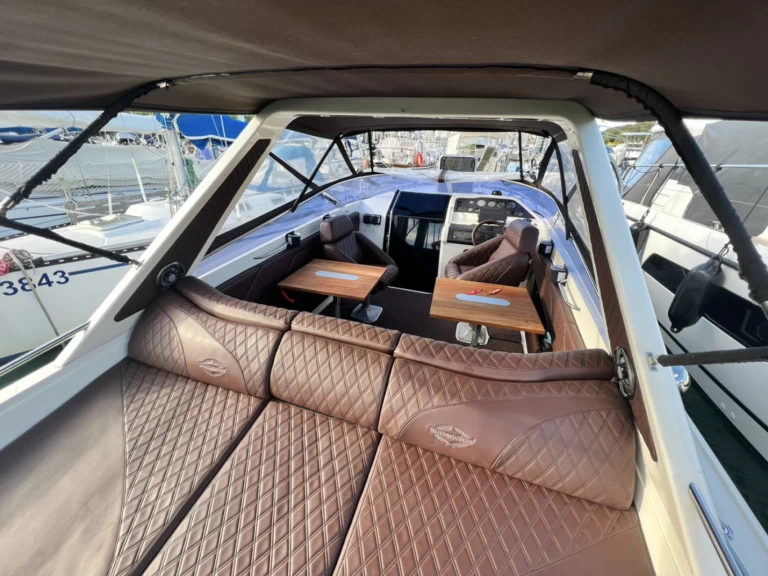 Verhuur Motorboot Sunseeker met vaarbewijs