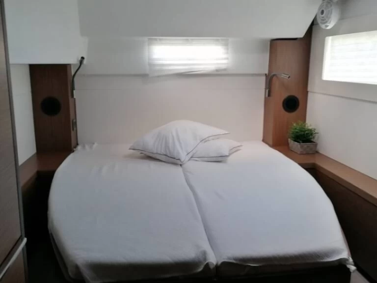 Huur een Lagoon Lagoon 46 in Gouviá