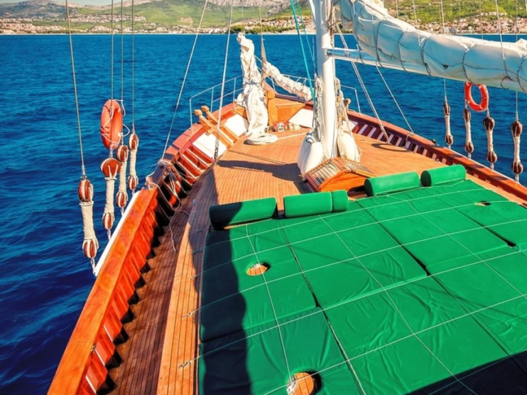 Huur een Aegean Yacht Alisa in Stobreč