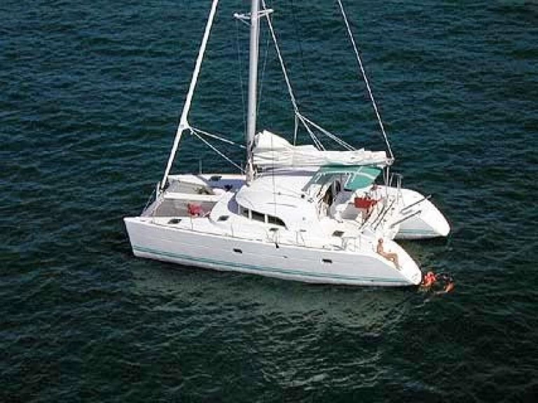 Verhuur Catamaran in Álimos - Lagoon Lagoon 380