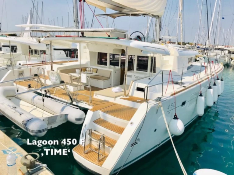 Verhuur Catamaran Lagoon met vaarbewijs