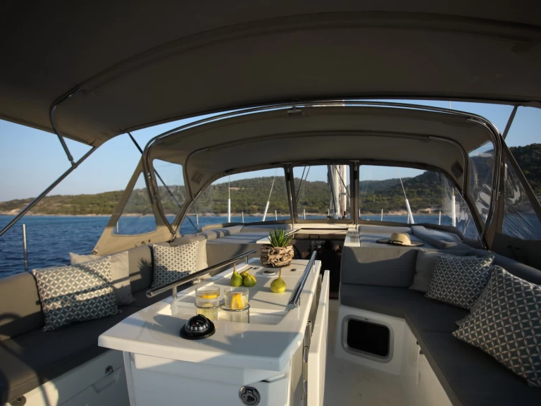 Jachthuur in Álimos - Bénéteau Oceanis 51.1 Refit 2026 via SamBoat