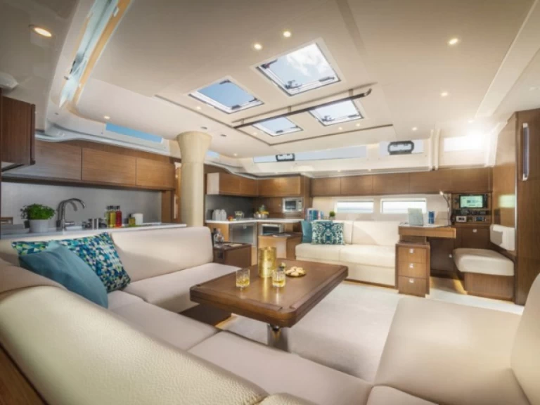 Verhuur Zeilboot in Álimos - Bavaria Bavaria C57