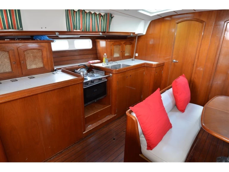 Bootverhuur Bénéteau Oceanis 461 in Álimos via SamBoat